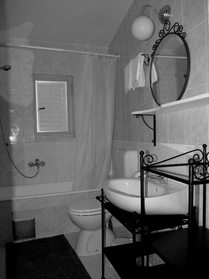 Holiday Home Lija Center ラブ エクステリア 写真