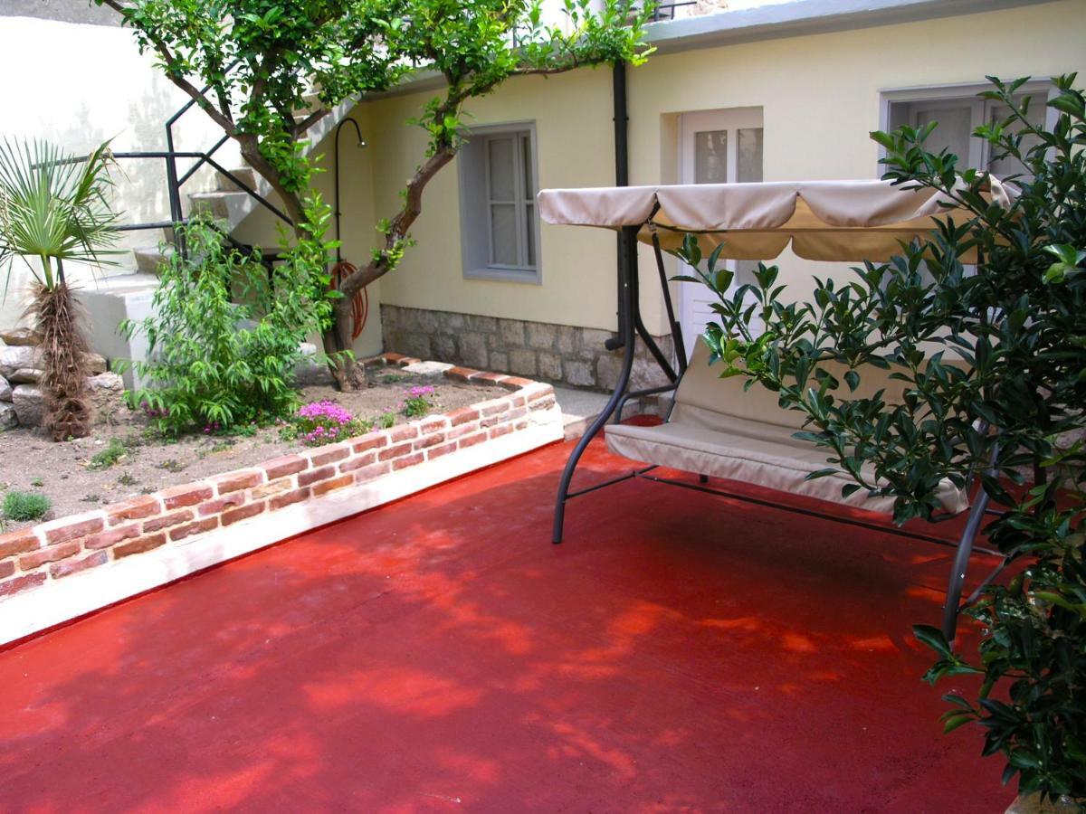 Holiday Home Lija Center ラブ エクステリア 写真