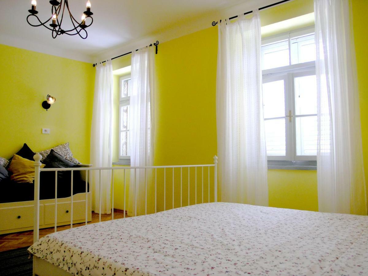 Holiday Home Lija Center ラブ エクステリア 写真